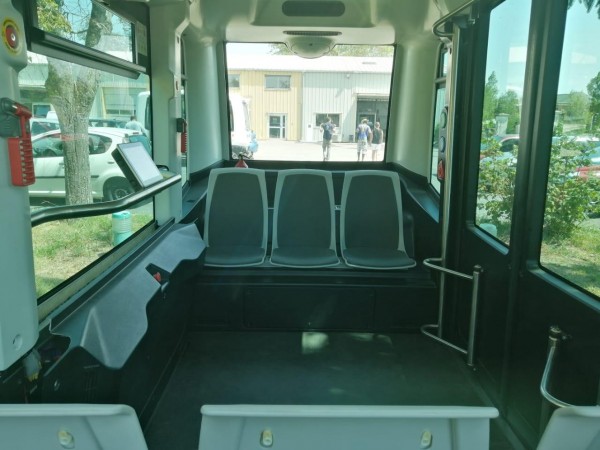 Foto interior del vehículo autónomo EasyMile
