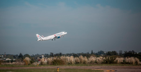 Tráfico aéreo en Chile registró una baja de 53,4% en agosto respecto al mismo mes en 2019
